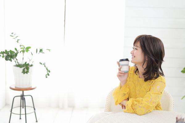 医療用ウィッグストーリーでは伸縮性と吸湿性のある薄手の高級なコットン100パーセント