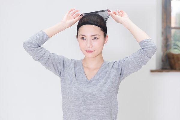 医療用ウィッグを着けるときのヘアネットの使い方