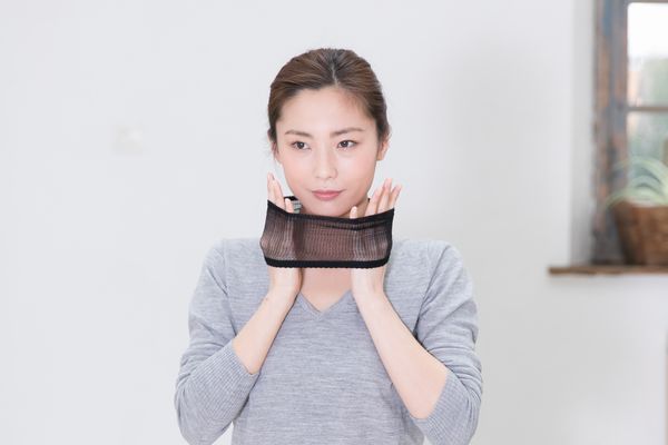 医療用ウィッグを着ける前に自分の髪をまとめる場合、均一にまとめていますか?