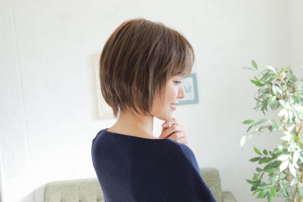 医療用ウィッグを自然に着けるポイント 生え際から1センチ〜2センチ後ろが大事!