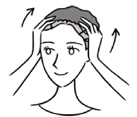 生え際が少し出るようにヘアネットを後ろにずらします