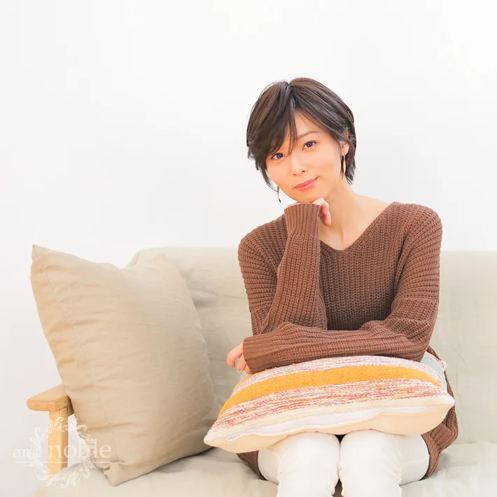 ��×p�E�B�b�O �A���h�m�[�u�� �u�V�������V���[�g�v�𒅗p���Ă��낮����